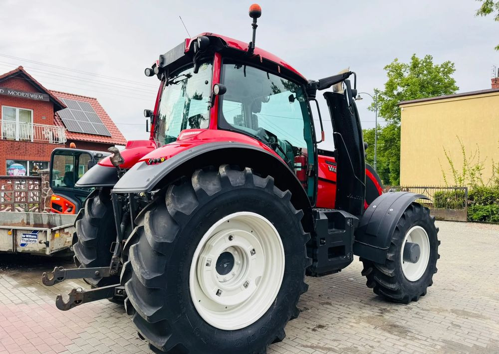 Valtra T154 - Трактор: фото 4 Valtra T154 - Трактор: фото 4