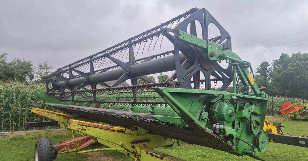 John Deere 922 - Жатка зерновая: фото 1 John Deere 922 - Жатка зерновая: фото 1