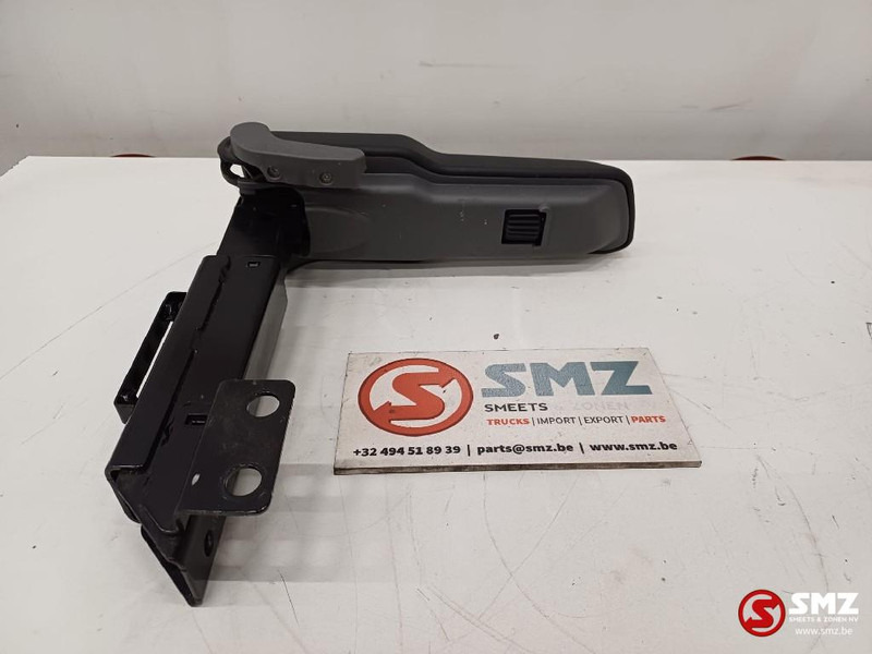 Caterpillar Armrest right Caterpillar - Кабина и интерьер для Грузовиков: фото 1 Caterpillar Armrest right Caterpillar - Кабина и интерьер для Грузовиков: фото 1