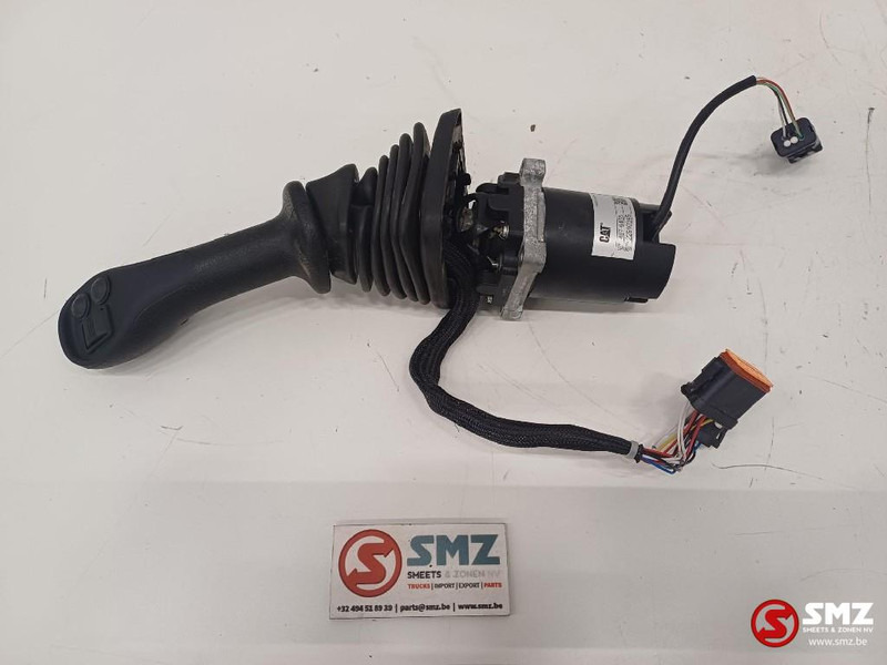 Caterpillar Joystick control + 4 Button right joystickgrip Cat - Кабина и интерьер для Погрузочно-разгрузочной техники: фото 1 Caterpillar Joystick control + 4 Button right joystickgrip Cat - Кабина и интерьер для Погрузочно-разгрузочной техники: фото 1
