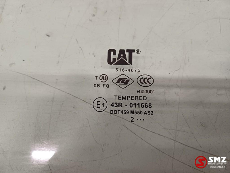 Caterpillar Rear glass Caterpillar - Стекло и запчасти для Погрузочно-разгрузочной техники: фото 2 Caterpillar Rear glass Caterpillar - Стекло и запчасти для Погрузочно-разгрузочной техники: фото 2