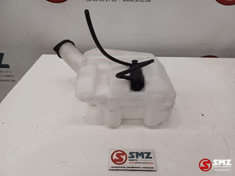 Caterpillar Window washer tank Caterpillar - Щетка стеклоочистителя для Погрузочно-разгрузочной техники: фото 4 Caterpillar Window washer tank Caterpillar - Щетка стеклоочистителя для Погрузочно-разгрузочной техники: фото 4