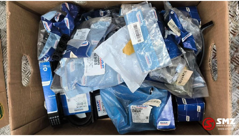 DAF Lot onderdelen DAF - Двигатель и запчасти для Грузовиков: фото 1 DAF Lot onderdelen DAF - Двигатель и запчасти для Грузовиков: фото 1