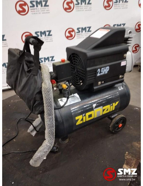 Diversen Occ mobiele compressor 120l/min - Воздушный компрессор: фото 1 Diversen Occ mobiele compressor 120l/min - Воздушный компрессор: фото 1