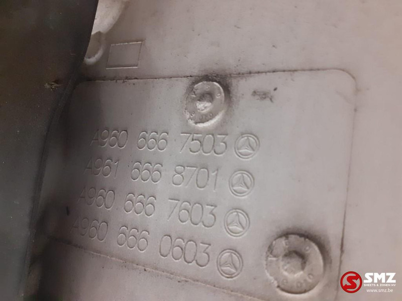 Mercedes-Benz Occ opstapbak rechts Mercedes - Кабина и интерьер для Грузовиков: фото 2 Mercedes-Benz Occ opstapbak rechts Mercedes - Кабина и интерьер для Грузовиков: фото 2