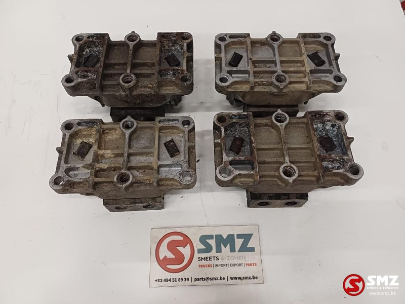 Mercedes-Benz Occ set van 4 motorsteunen Mercedes - Подушка двигателя для Грузовиков: фото 2 Mercedes-Benz Occ set van 4 motorsteunen Mercedes - Подушка двигателя для Грузовиков: фото 2