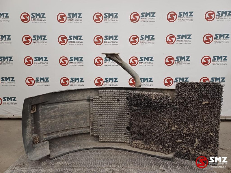 Mercedes-Benz Occ spatbord + spatbordbeugel Econic rechtsachtera - Кузов и экстерьер для Грузовиков: фото 3 Mercedes-Benz Occ spatbord + spatbordbeugel Econic rechtsachtera - Кузов и экстерьер для Грузовиков: фото 3