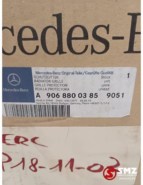 Mercedes-Benz Radiator grille mercedes - Решётка радиатора для Грузовиков: фото 4 Mercedes-Benz Radiator grille mercedes - Решётка радиатора для Грузовиков: фото 4