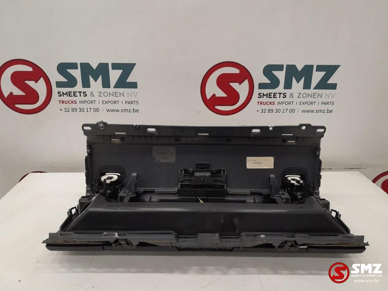 Scania Occ cockpit console Scania - Кабина и интерьер для Грузовиков: фото 5 Scania Occ cockpit console Scania - Кабина и интерьер для Грузовиков: фото 5