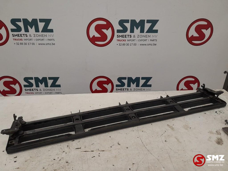 Volvo Occ opklapbare voorgrille Volvo - Решётка радиатора для Грузовиков: фото 2 Volvo Occ opklapbare voorgrille Volvo - Решётка радиатора для Грузовиков: фото 2