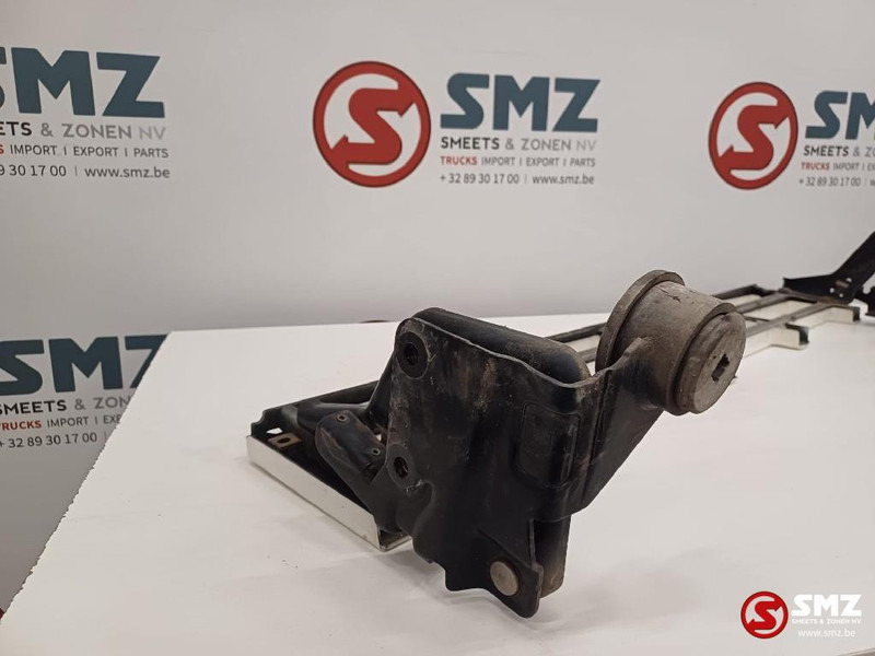 Volvo Occ voorgrille + scharnieren Volvo - Решётка радиатора для Грузовиков: фото 3 Volvo Occ voorgrille + scharnieren Volvo - Решётка радиатора для Грузовиков: фото 3