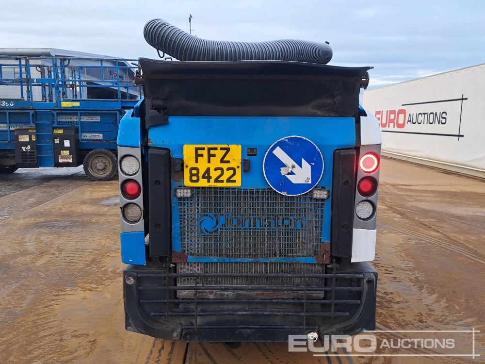 2011 Johnston 142A 101T - Подметально-уборочная машина: фото 4 2011 Johnston 142A 101T - Подметально-уборочная машина: фото 4