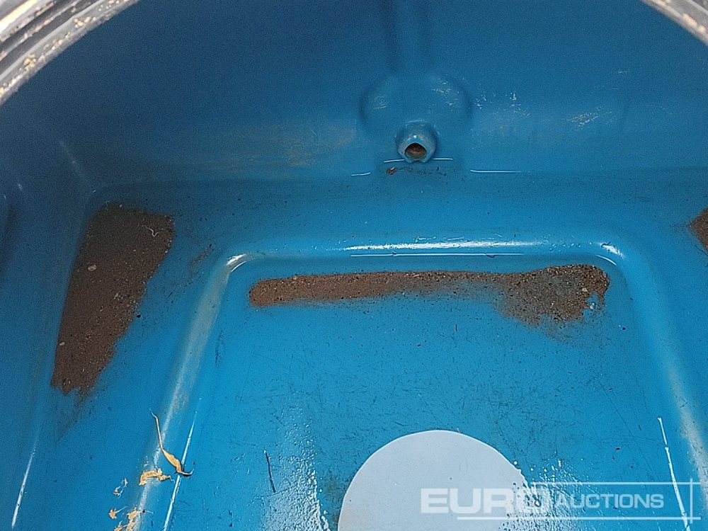 Резервуар для хранения 2011 Main Single Axle Plastic Water Bowser: фото 15 Резервуар для хранения 2011 Main Single Axle Plastic Water Bowser: фото 15