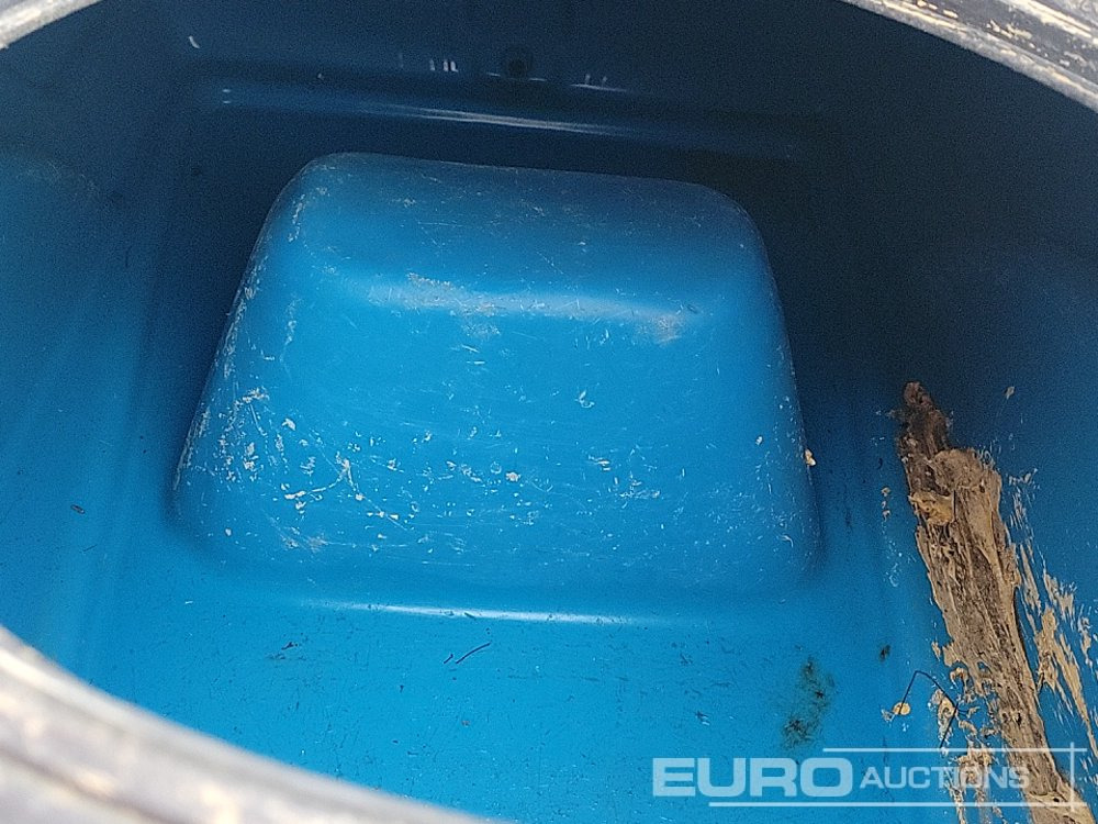 Резервуар для хранения 2011 Main Single Axle Plastic Water Bowser: фото 14 Резервуар для хранения 2011 Main Single Axle Plastic Water Bowser: фото 14