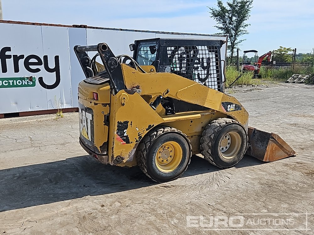 2012 CAT 242B3 - Мини-погрузчик с бортовым поворотом: фото 4 2012 CAT 242B3 - Мини-погрузчик с бортовым поворотом: фото 4