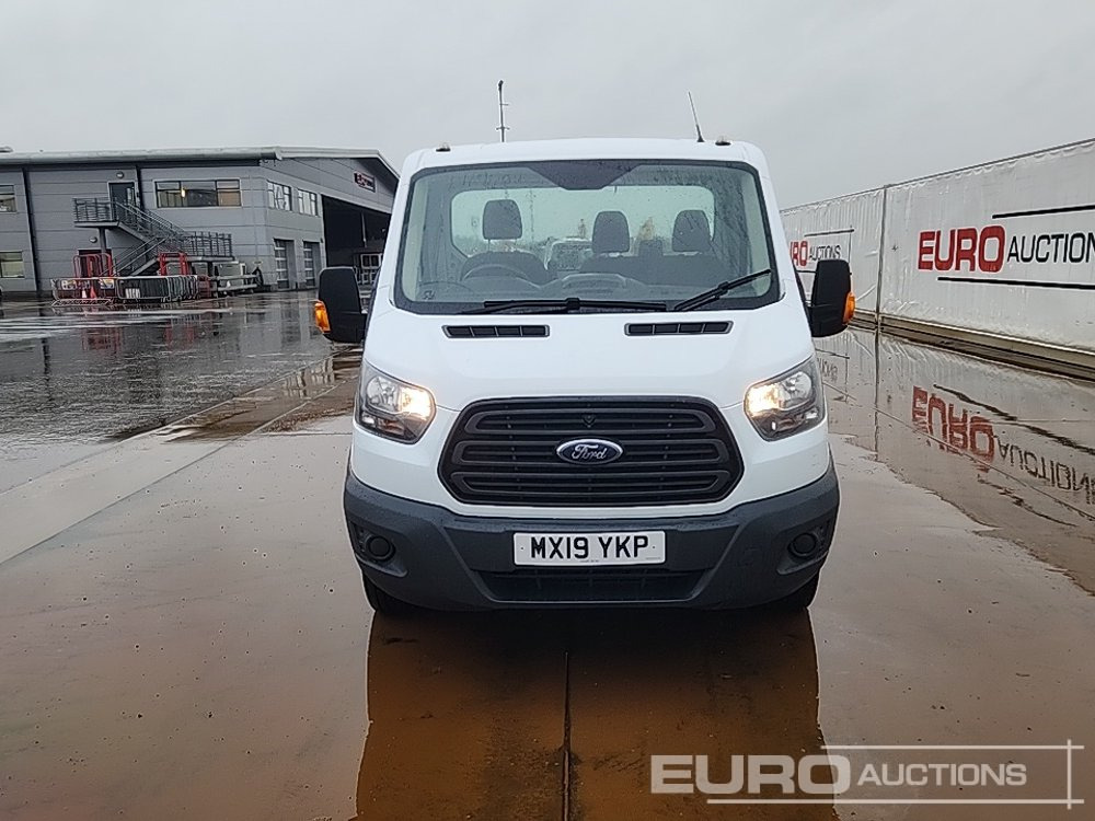 Малотоннажный бортовой грузовик 2019 Ford Transit 350: фото 8 Малотоннажный бортовой грузовик 2019 Ford Transit 350: фото 8
