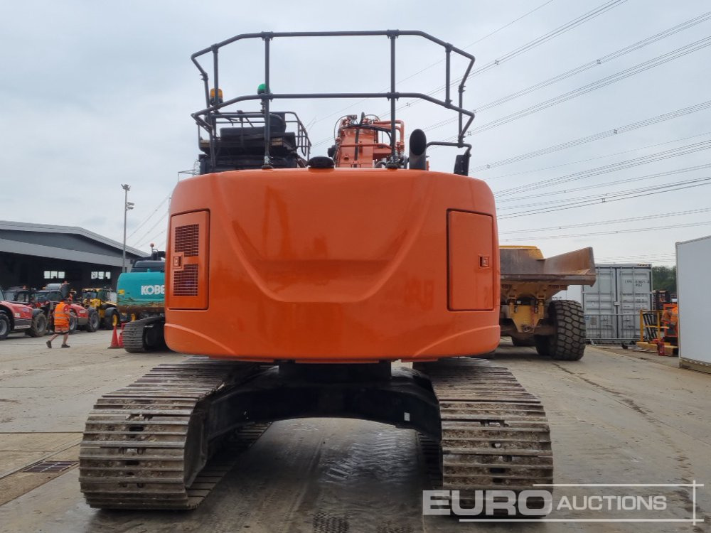 2019 Hitachi ZX225USLC-6 - Гусеничный экскаватор: фото 4 2019 Hitachi ZX225USLC-6 - Гусеничный экскаватор: фото 4