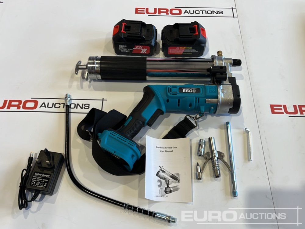 Строительное оборудование Boss 21 Volt Lithium Battery Cordless Grease Gun, 2 Batteries, Charger, Case, Shoulder Strap, Extension Pieces and Fittings: фото 12