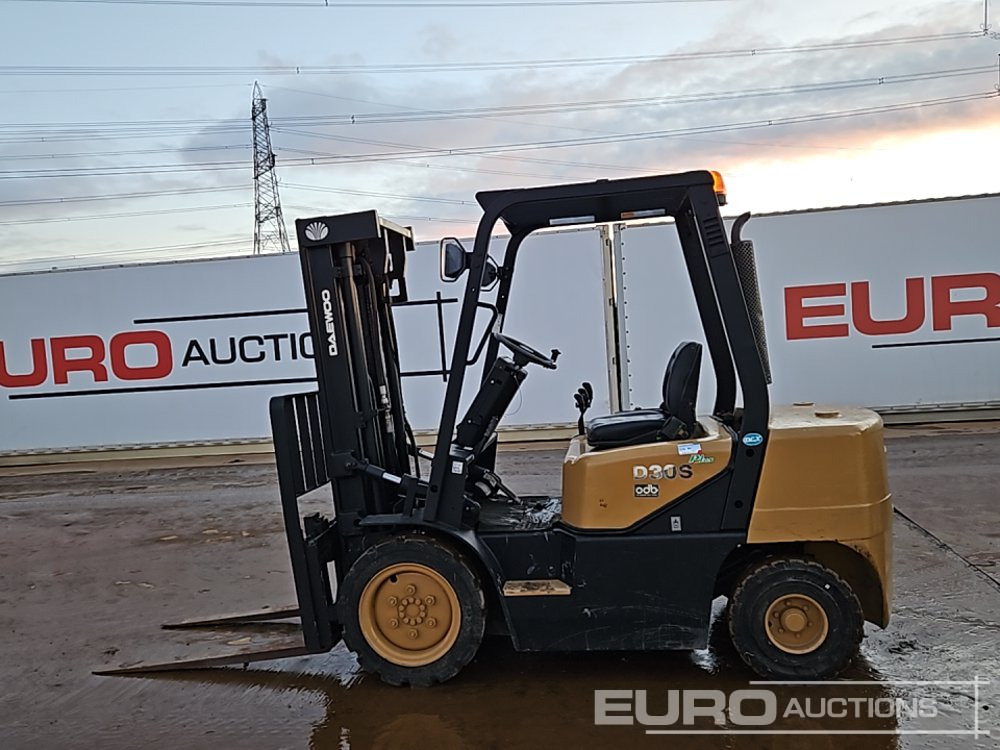 Daewoo D305-3 - Вилочный погрузчик: фото 2 Daewoo D305-3 - Вилочный погрузчик: фото 2