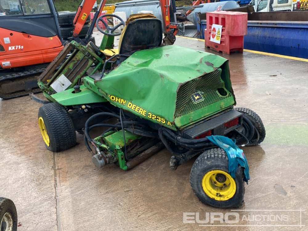John Deere 3235A - Газонокосилка: фото 3 John Deere 3235A - Газонокосилка: фото 3