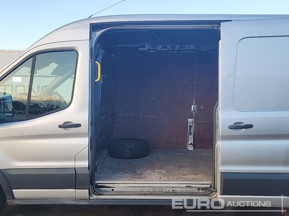 Коммерческий автомобиль 2016 Ford Transit: фото 23