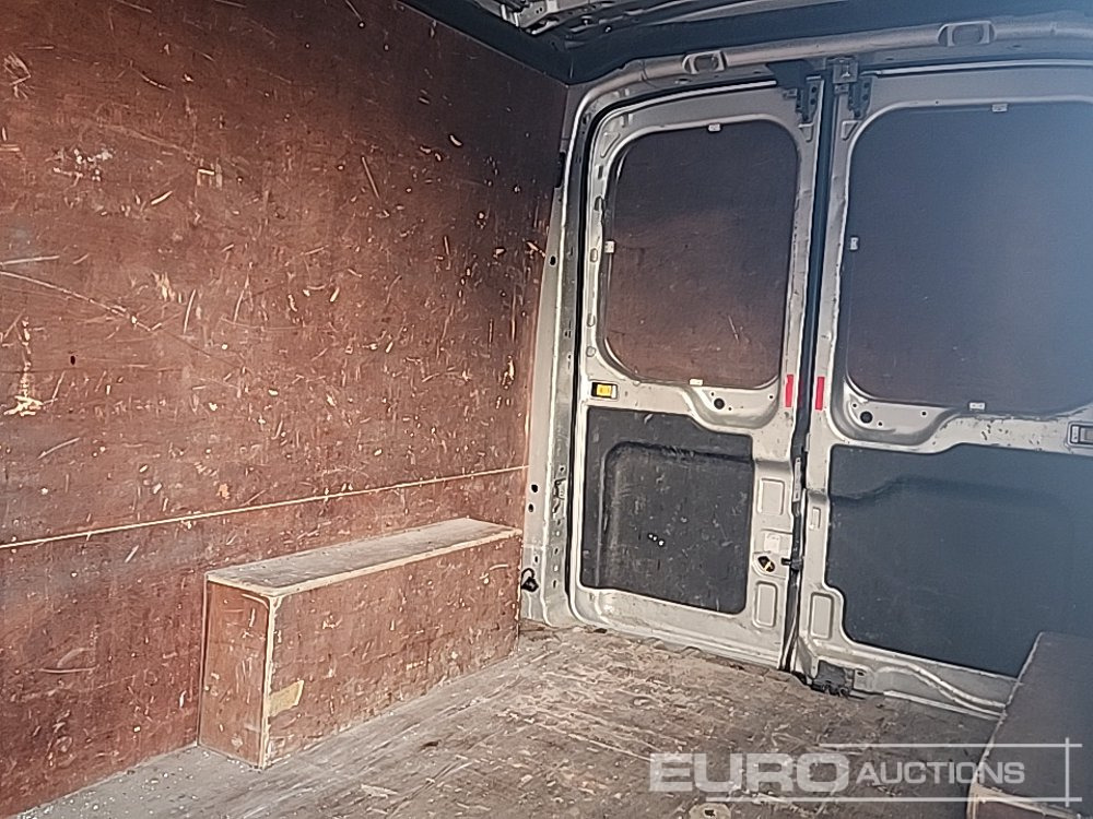 Коммерческий автомобиль 2016 Ford Transit: фото 25