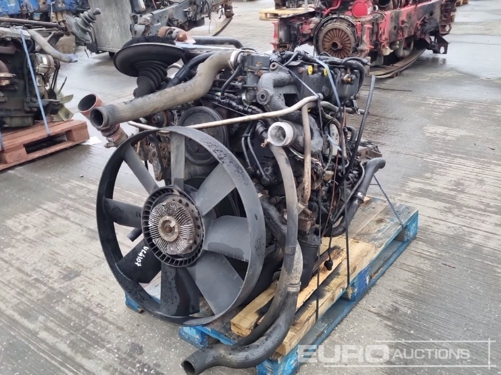 MAN 4 Cylinder Engine, Gearbox - Двигатель: фото 1 MAN 4 Cylinder Engine, Gearbox - Двигатель: фото 1