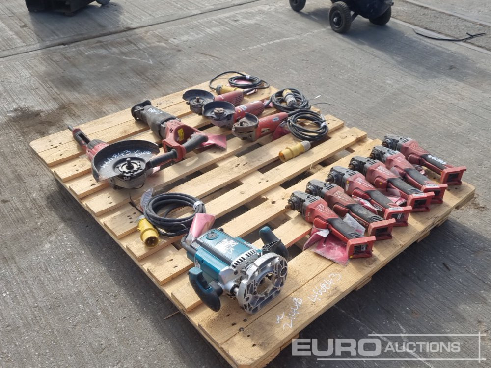 Milwaukee 110Volt Grinder (4 of), Battery Grinder (6 of), Battery Reciprocating Saw, Makita 110Volt Plunge Router - Строительное оборудование: фото 4 Milwaukee 110Volt Grinder (4 of), Battery Grinder (6 of), Battery Reciprocating Saw, Makita 110Volt Plunge Router - Строительное оборудование: фото 4