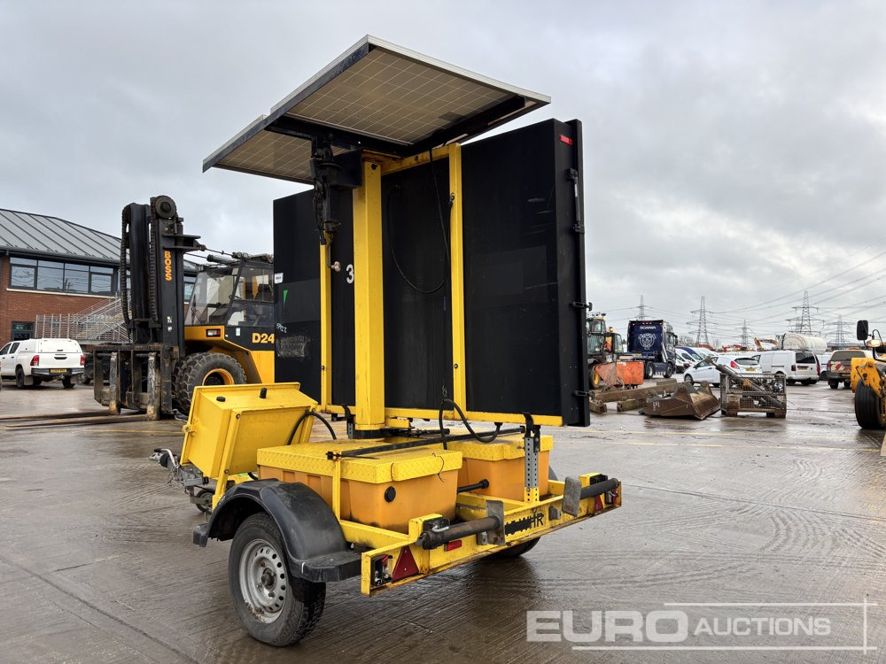 Прицеп для спецтехники PWS Single Axle Highway LED Display Board: фото 21