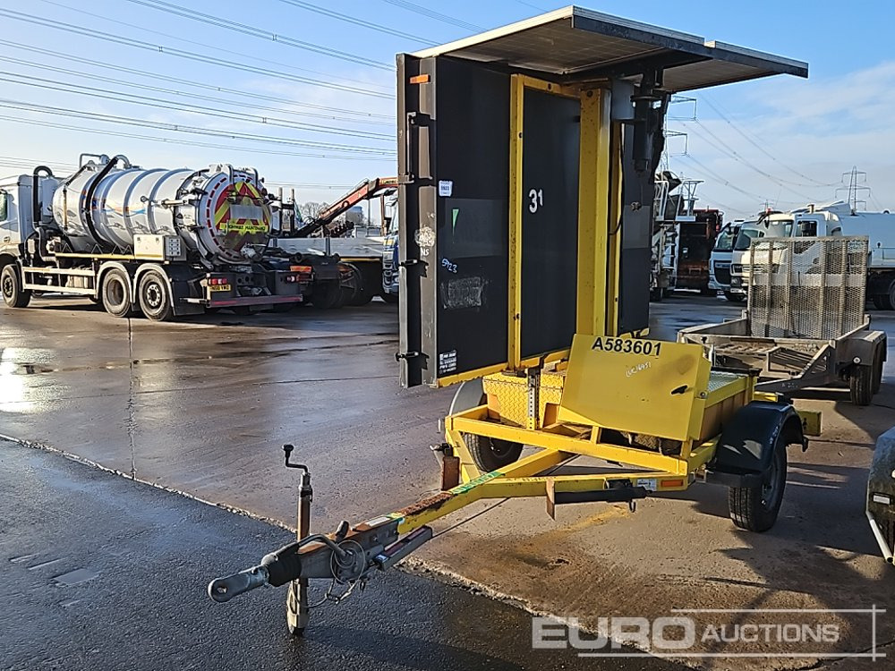 PWS Single Axle Highway LED Display Board - Прицеп для спецтехники: фото 1 PWS Single Axle Highway LED Display Board - Прицеп для спецтехники: фото 1