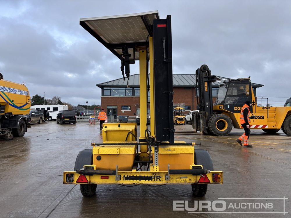Прицеп для спецтехники PWS Single Axle Highway LED Display Board: фото 22