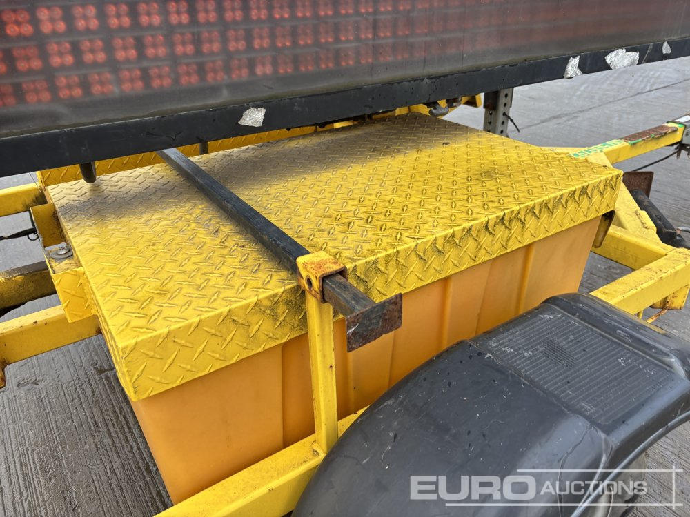 Прицеп для спецтехники PWS Single Axle Highway LED Display Board: фото 45