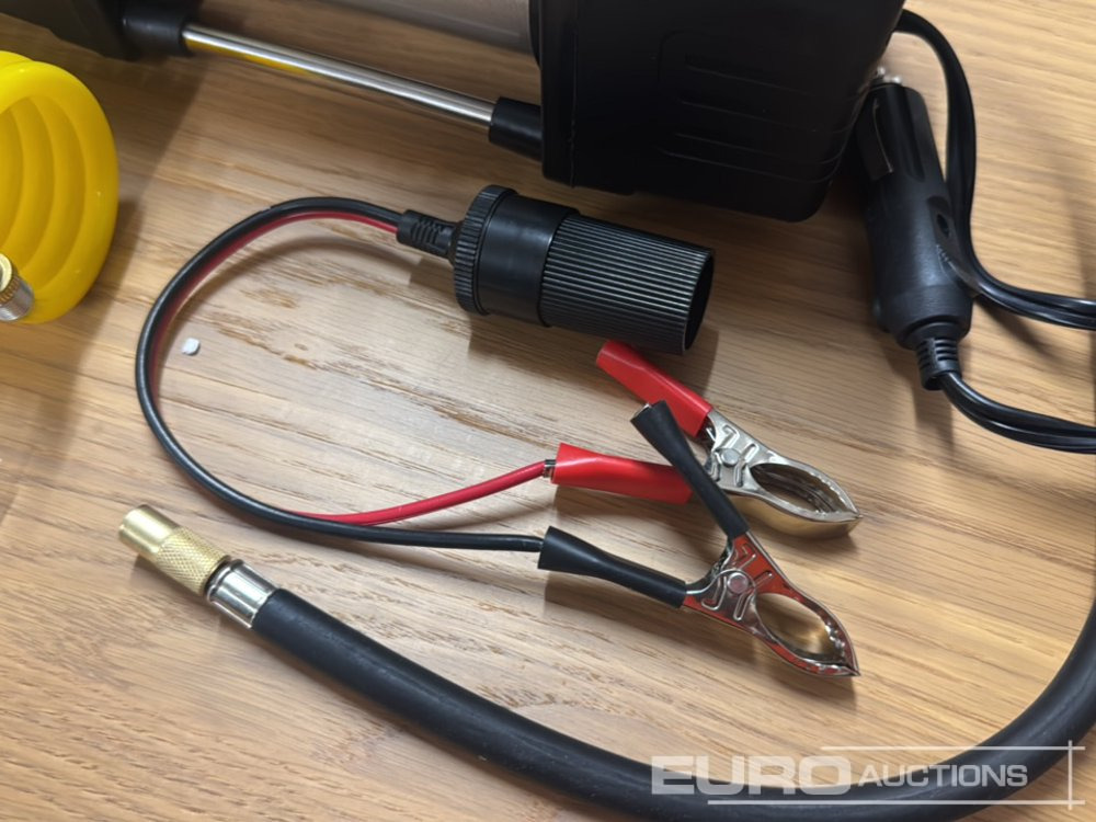 Unused 12Volt 150PSI Twin Cylinder Air Compressor, Extension Tube, Adaptor Nozzles - Оборудование для гаражей/ Мастерских: фото 3 Unused 12Volt 150PSI Twin Cylinder Air Compressor, Extension Tube, Adaptor Nozzles - Оборудование для гаражей/ Мастерских: фото 3