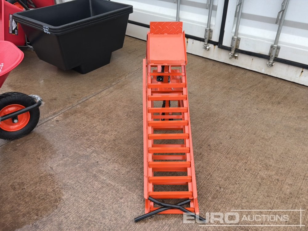 Unused 5 Ton Hydraulic Car Ramps - Оборудование для гаражей/ Мастерских: фото 4 Unused 5 Ton Hydraulic Car Ramps - Оборудование для гаражей/ Мастерских: фото 4