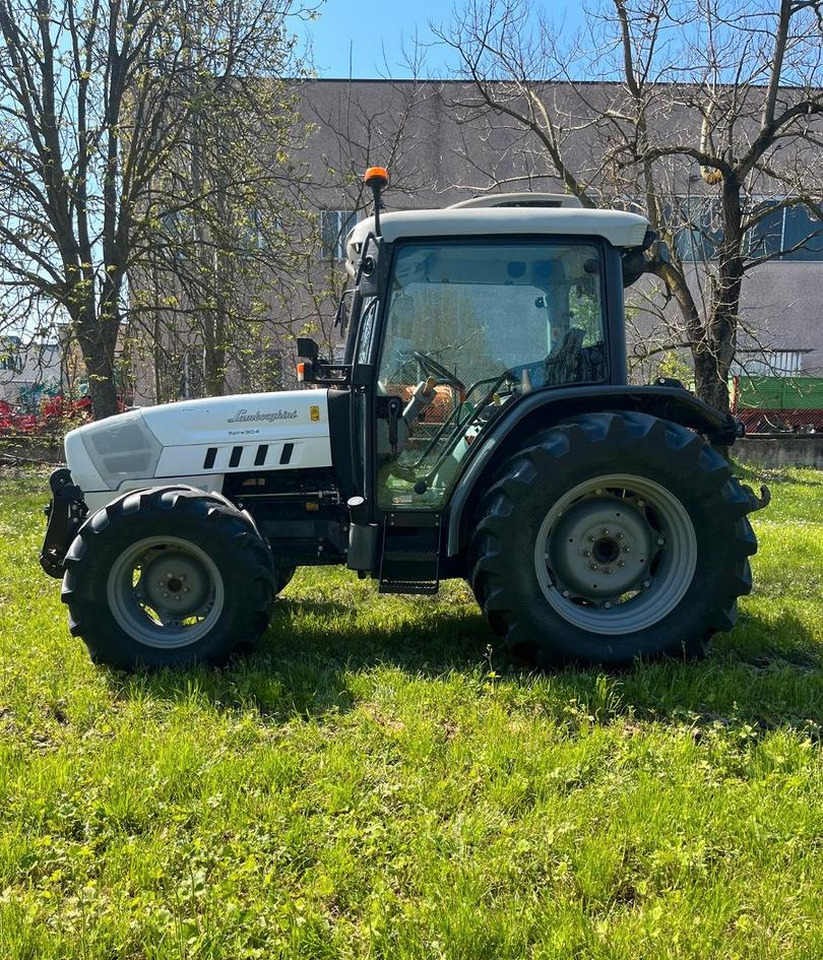 Trattore usato Lamborghini Spire 90.4 - 2015 - Трактор: фото 2 Trattore usato Lamborghini Spire 90.4 - 2015 - Трактор: фото 2
