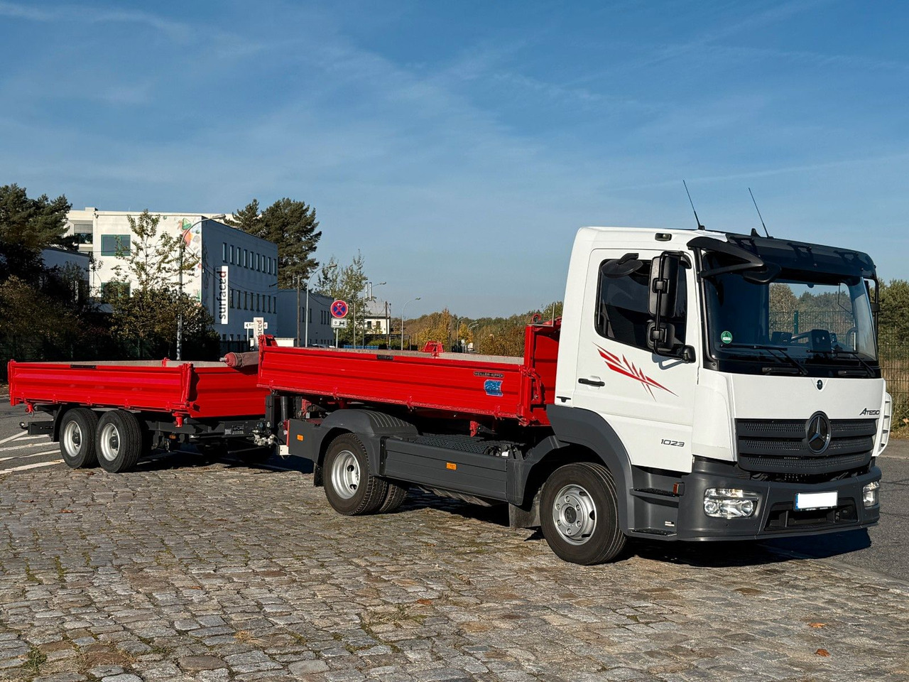 Mercedes-Benz Atego 1023 + Anhänger Dreiseitenkipper - Самосвал: фото 4 Mercedes-Benz Atego 1023 + Anhänger Dreiseitenkipper - Самосвал: фото 4