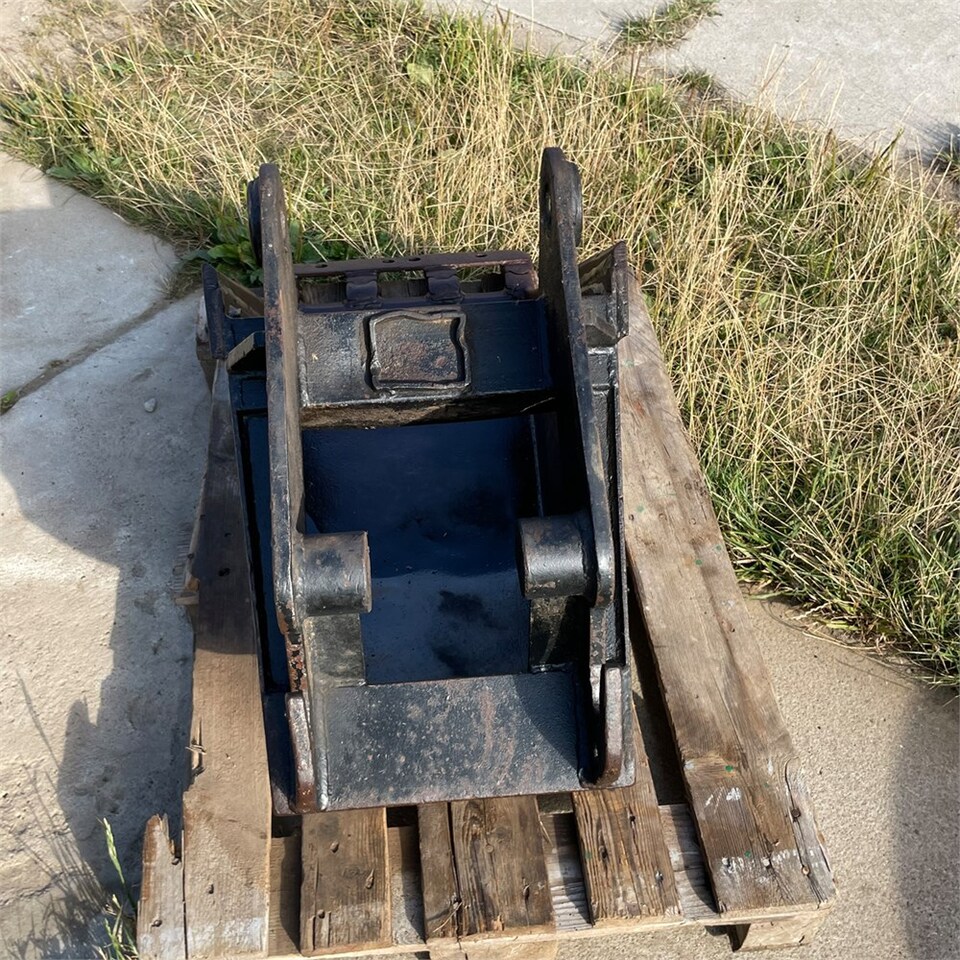 Ковш для Экскаваторов-погрузчиков ABC 45cm: фото 9 Ковш для Экскаваторов-погрузчиков ABC 45cm: фото 9