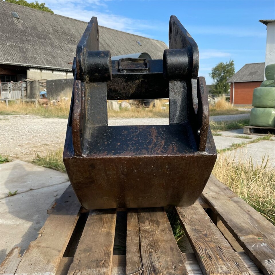 Ковш для Экскаваторов-погрузчиков ABC 45cm: фото 10 Ковш для Экскаваторов-погрузчиков ABC 45cm: фото 10