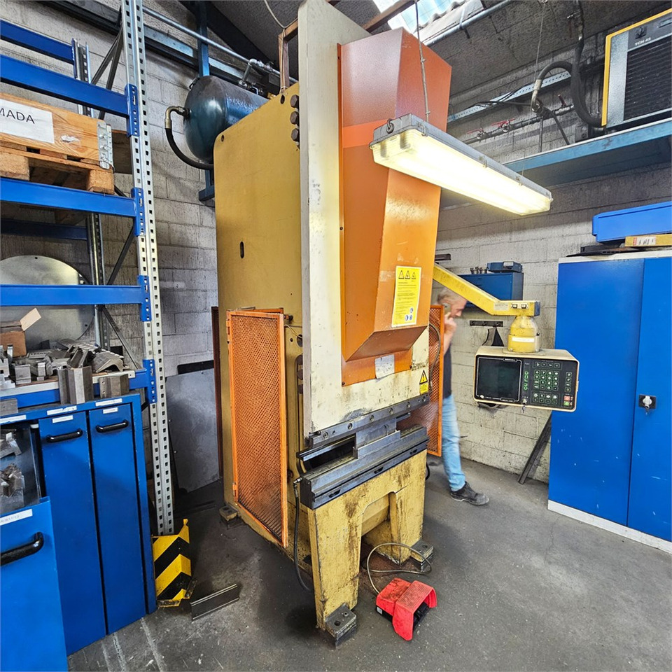 ABC DONEWELL 80 - 1000 C - Станок: фото 2 ABC DONEWELL 80 - 1000 C - Станок: фото 2