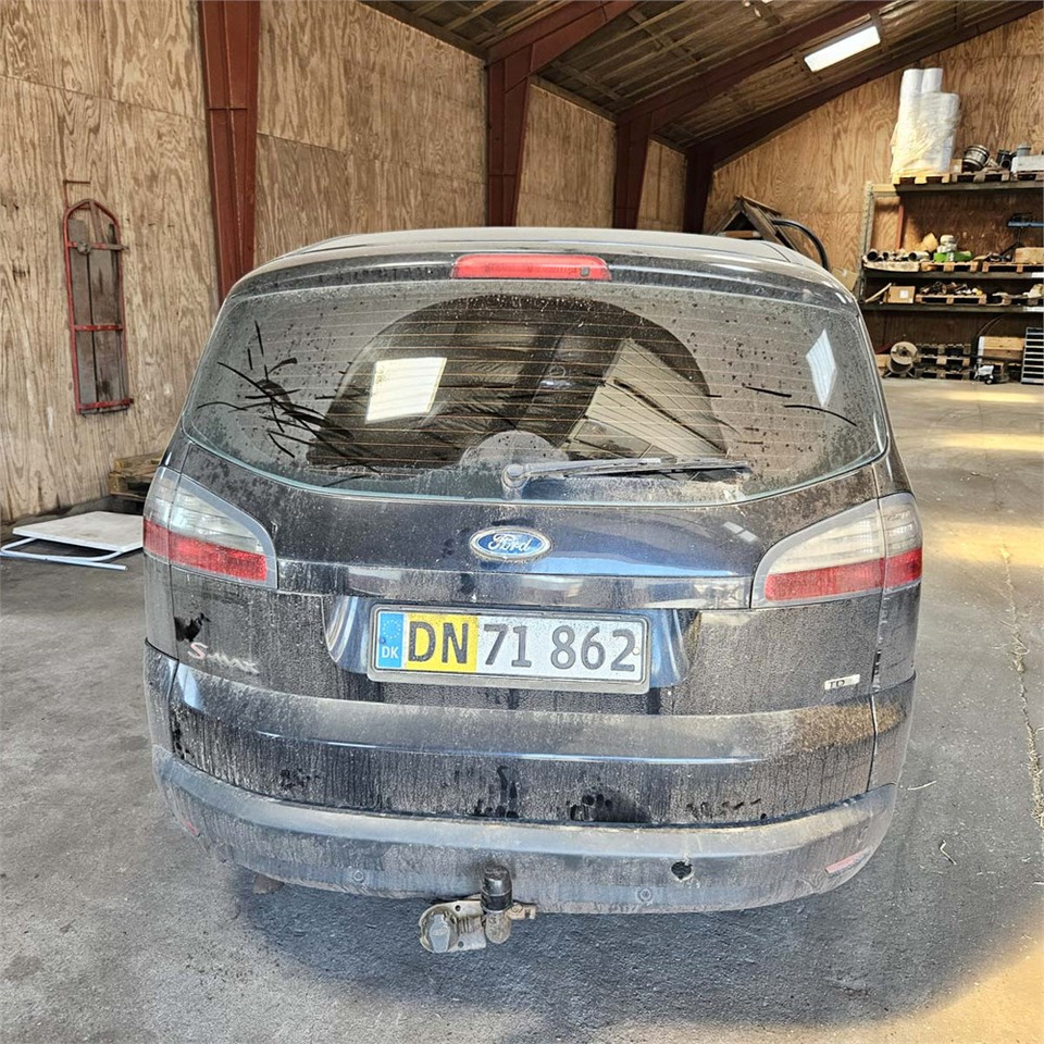Ford S-Max - Внедорожник: фото 3 Ford S-Max - Внедорожник: фото 3