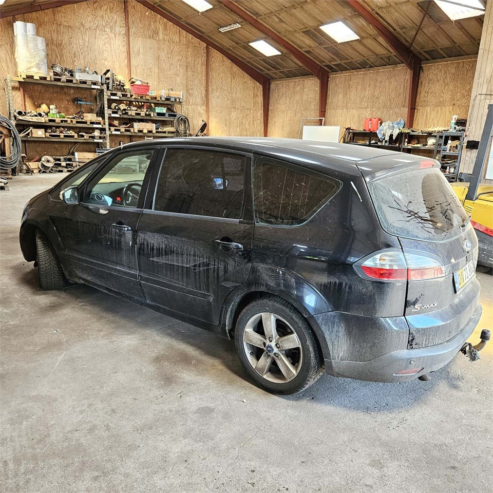Ford S-Max - Внедорожник: фото 4 Ford S-Max - Внедорожник: фото 4