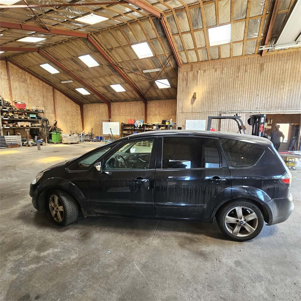 Ford S-Max - Внедорожник: фото 5 Ford S-Max - Внедорожник: фото 5