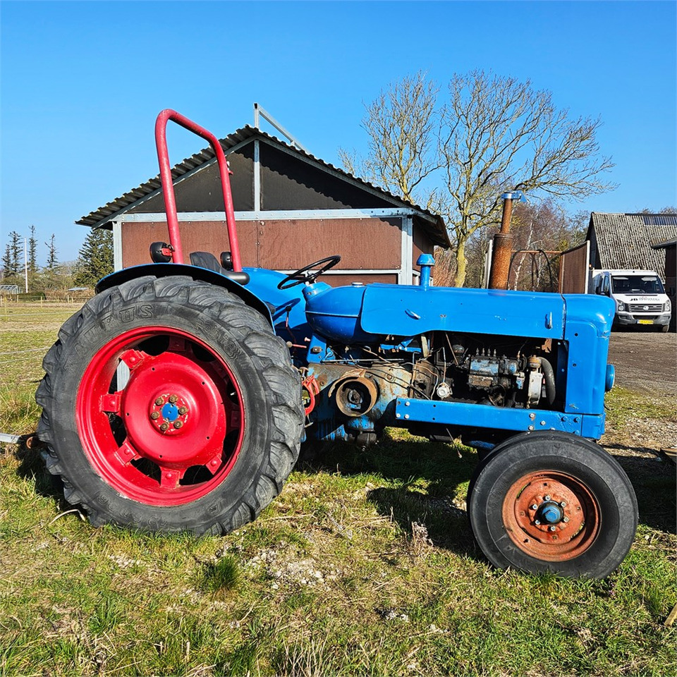 Ford T2 - Трактор: фото 2 Ford T2 - Трактор: фото 2