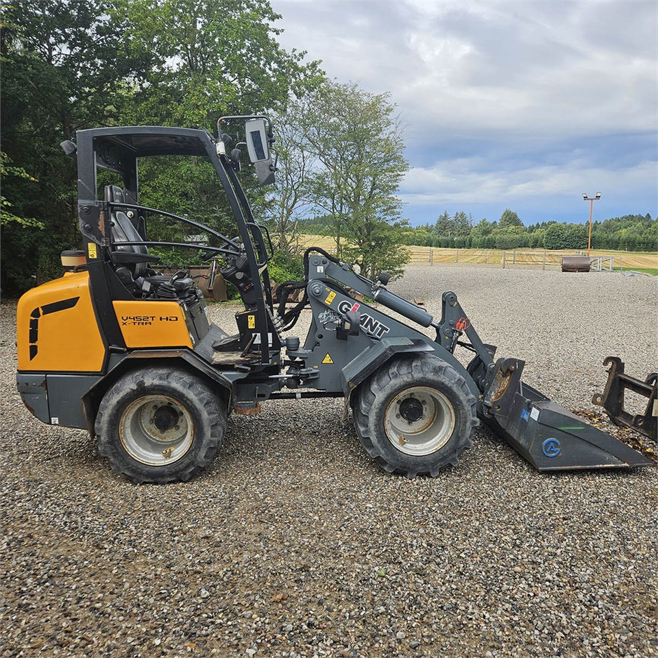 Giant V452T X-TRA HD - Колёсный погрузчик: фото 1 Giant V452T X-TRA HD - Колёсный погрузчик: фото 1