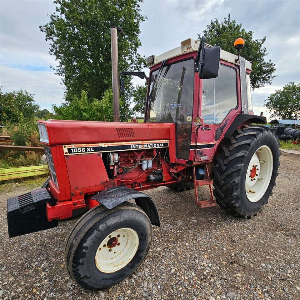 IH 1056 XL 2 WD - Трактор: фото 1 IH 1056 XL 2 WD - Трактор: фото 1