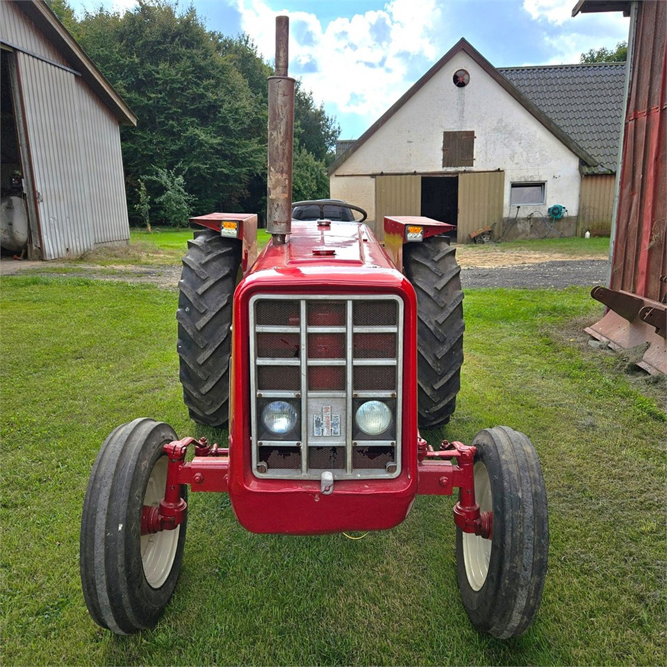 IH 444 - Трактор: фото 2 IH 444 - Трактор: фото 2