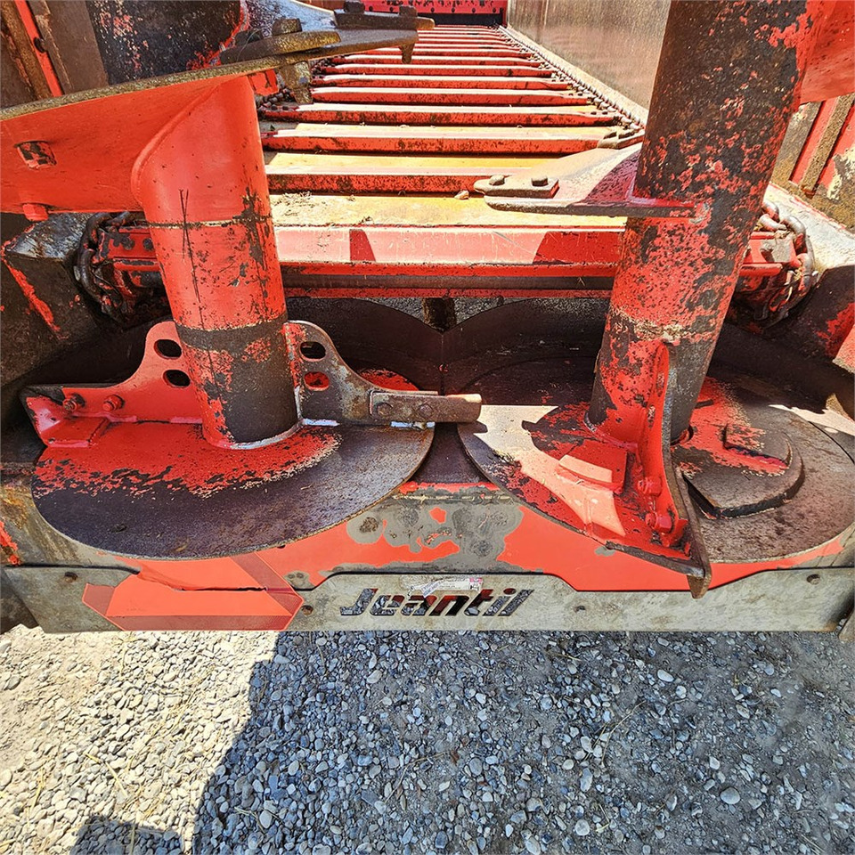 Техника для внесения удобрений Jeantil EVR 18 - 14: фото 21