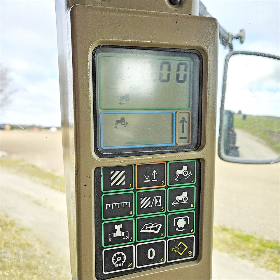 Трактор John Deere 6900: фото 17