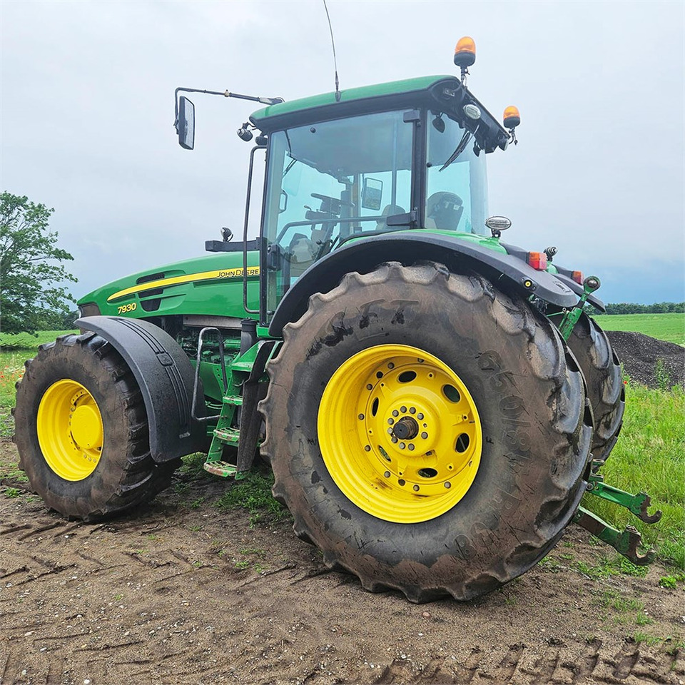 John Deere 7930 - Трактор: фото 3 John Deere 7930 - Трактор: фото 3