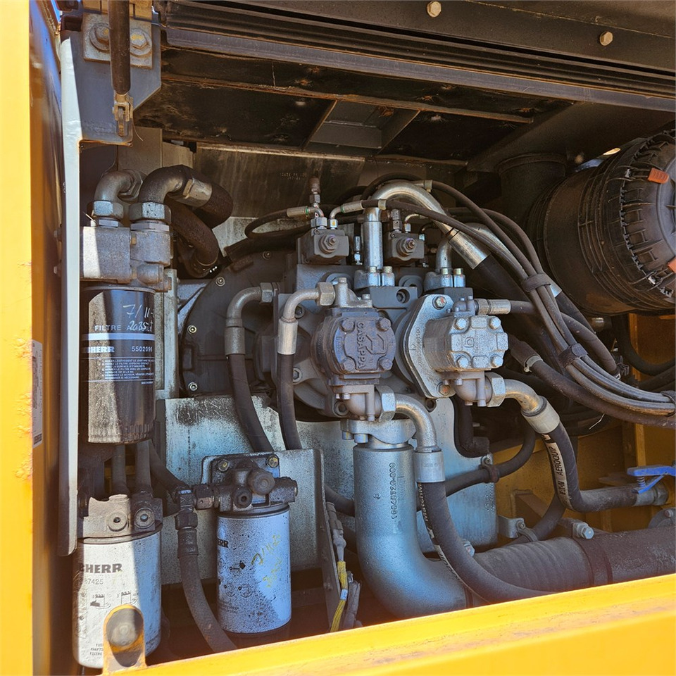 Гусеничный экскаватор Liebherr R922 LC: фото 34